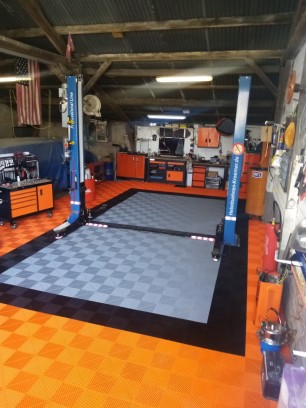 Revêtement de sol de garage orange et gris SquareFLOOR