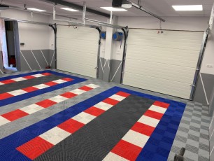 Plaques de sol PVC garage blanc et rouge et bleu SquareFLOOR