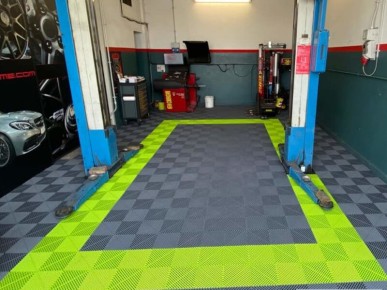 Carrelage de sol de garage clipsable vert clair SquareFLOOR