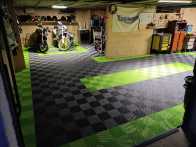 Dalles de sol de garage clipsables vert fluo SquareFLOOR
