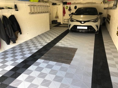Carrelage de garage PVC gris aluminium SquareFLOOR