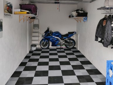 Carrelage de sol de garage clipsable noir et gris SquareFLOOR