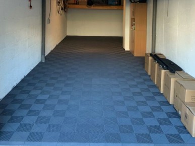 Carrelage PVC garage clipsable gris foncé  recyclé SquareFLOOR